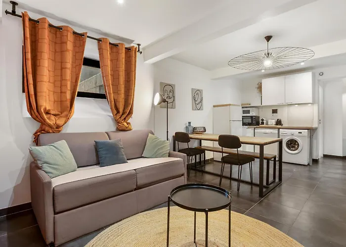 Saint Charles Apartments